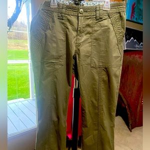 Prana size 8 Womans olive green cropped pants. Mid rise